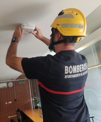 Alicante y Mapfre activan
una campaña pionera para reforzar la seguridad contra incendios en casas