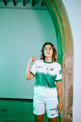 El Elche negocia un patrocinio principal que le reporte entre 300.000 y 500.000 euros anuales
