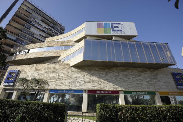 Ecisa reclama 6,4 millones a Fomento por los retrasos en la ampliación del aeropuerto