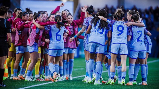 Aitana brilla, la selección hace historia y España avanza a los cuartos del Mundial