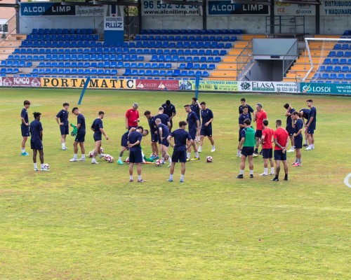 El lateral vasco Sergi López se convierte en el primer fichaje sub-23 del Alcoyano
