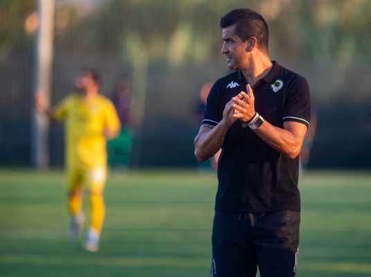 El Hércules persigue el fichaje de un pivote y de un delantero, con permiso del bueno de Sergi Molina