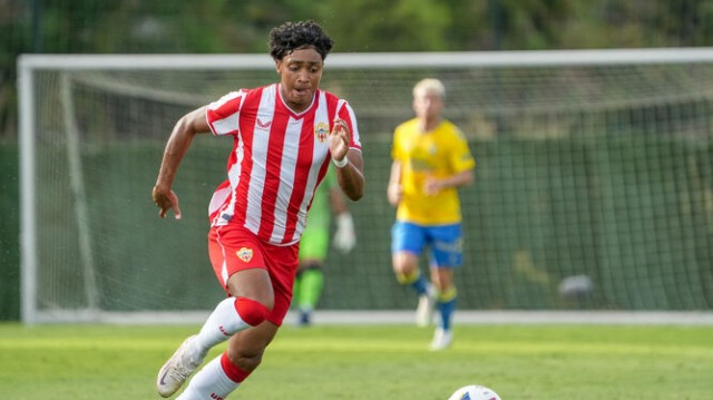 El Murcia incorpora al joven delantero Carlos Rojas, cedido por el Almería 