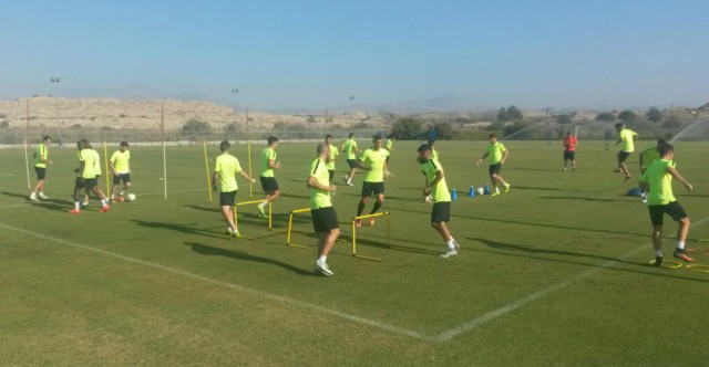 El Hércules realiza su último entrenamiento a puerta cerrada