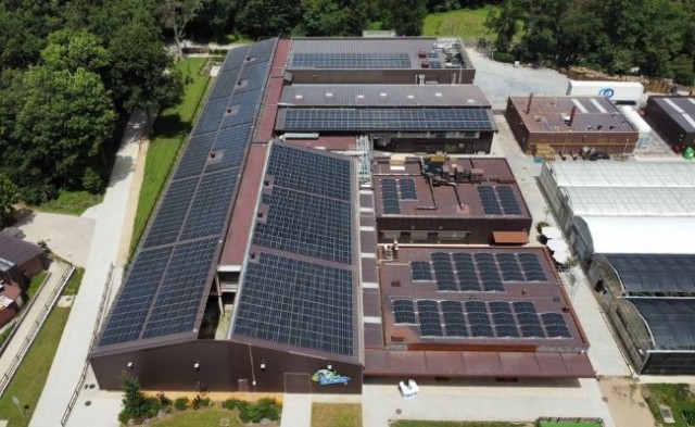 La Fageda instala placas solares y puntos de recarga para coches eléctricos
