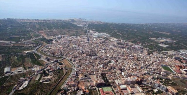 Borriana avala la explotación de las viviendas del edificio de Correos y el Consell alquilará las 20 que compró