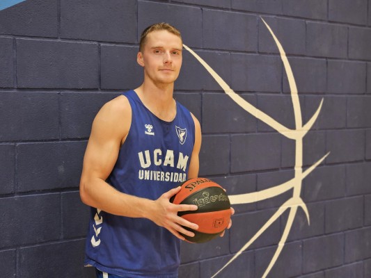 Hakanson y Sant-Roos, primeros jugadores del UCAM CB en llegar a Murcia 