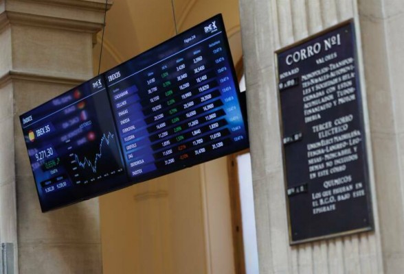El 'efecto Fitch' intensificó la recogida de beneficios sobre un Ibex 35 que salvó el 9.300 al cierre