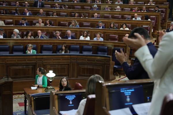 El uso de lenguas cooficiales sin restricciones en el Parlamento, una vieja aspiración nacionalista
