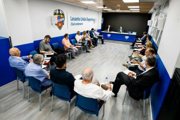 El empresario José Danvila presenta una nueva solución económica para el Levante UD
