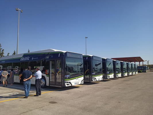 El 60% de la flota de buses urbanos de Elche ya es 'ecológica': 28 híbridos y 8 eléctricos 