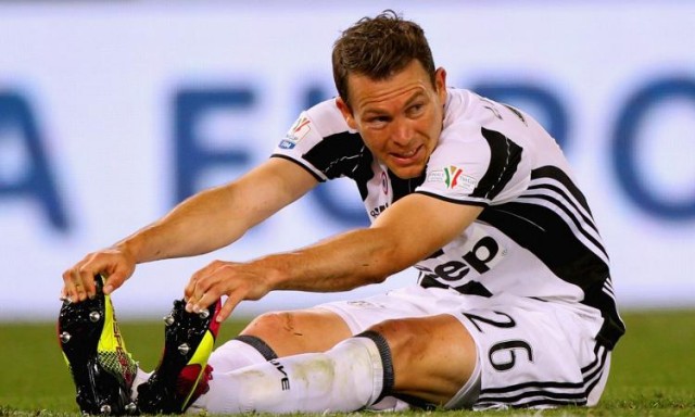 El Barça se fija en Lichsteiner como alternativa a Cancelo
