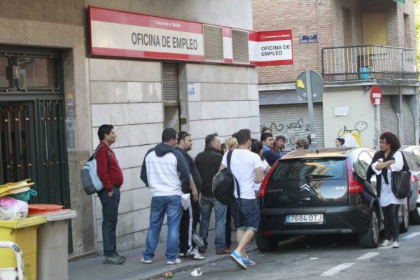 El paro en España cae a mínimos de 2008 con 2,67 millones tras bajar en 10.968 personas en julio