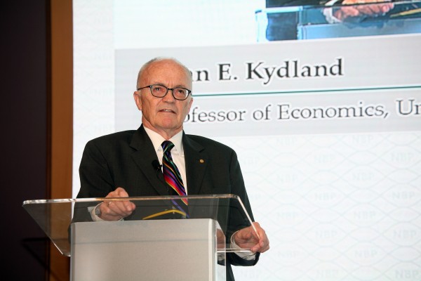Kydland y la 
consistencia
