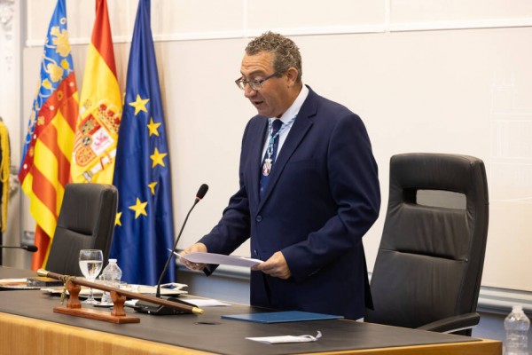 Toni Pérez (PP) concede un asesor más al PSOE en la Diputación de Alicante, pero le deja con tres 'exclusivas'