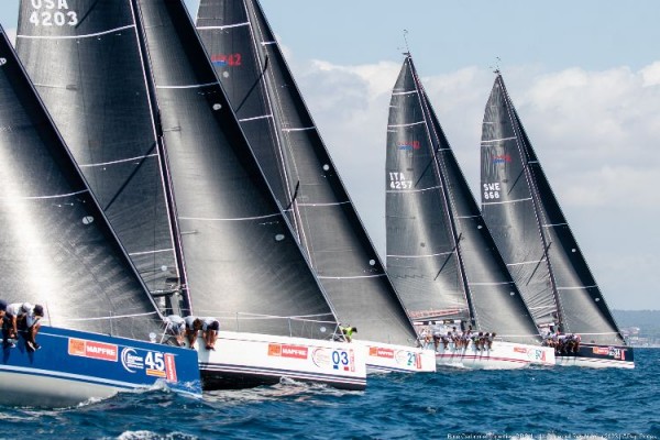 El valenciano Porrón X de Luis Senís ya es segundo en el ClubSwan42 Class en Palma 