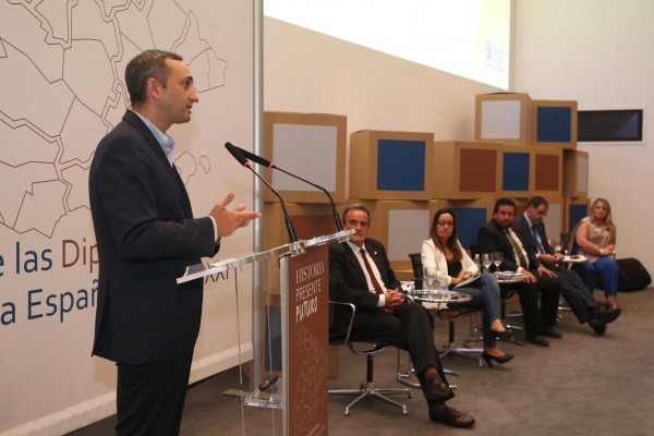 Sánchez y Moliner defienden las diputaciones por su aportación al equilibrio territorial
