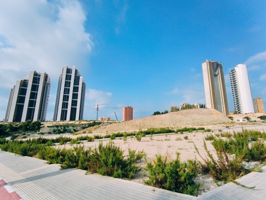 El PSPV de Benidorm denuncia el incumplimiento de la pista de atletismo que el PP anunció en 2022 en Poniente