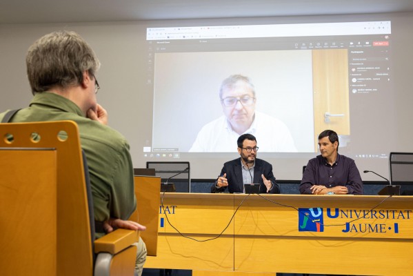 La UJI se blinda con formación al profesorado y nuevas asignaturas ante el reto de la inteligencia artificial 