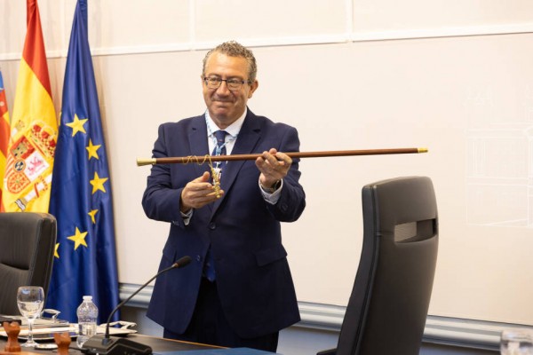 El PSOE busca 'arañar' algún asesor más en la Diputación de Alicante 