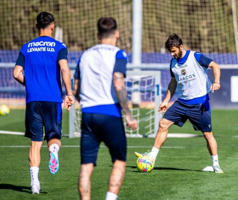 El Levante avanza en la 'operación lateral'
