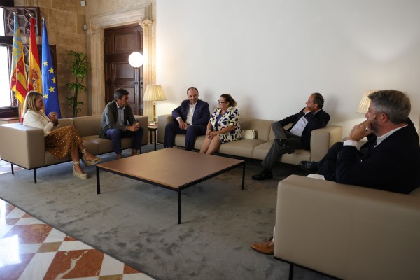 Mazón se reúne con las Cámaras para seguir impulsando la competitividad de las pymes
