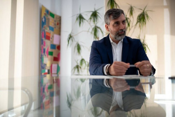 El parque público de la Generalitat se mantiene pese a sumar 800 viviendas en un año