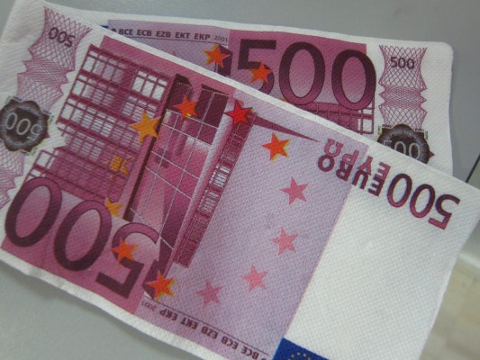 El número de billetes de 500 euros sigue cayendo y está en mínimos, con 10,4 millones de unidades

