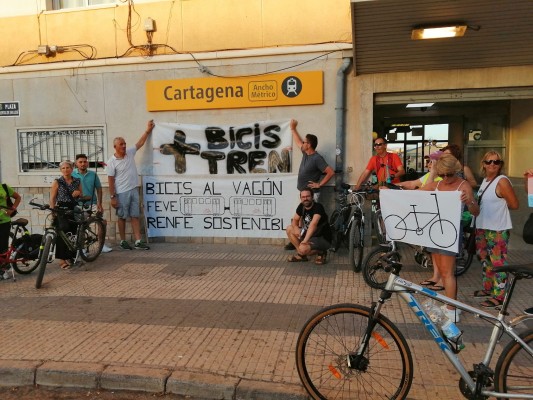 Piden al Ayuntamiento que convoque con 