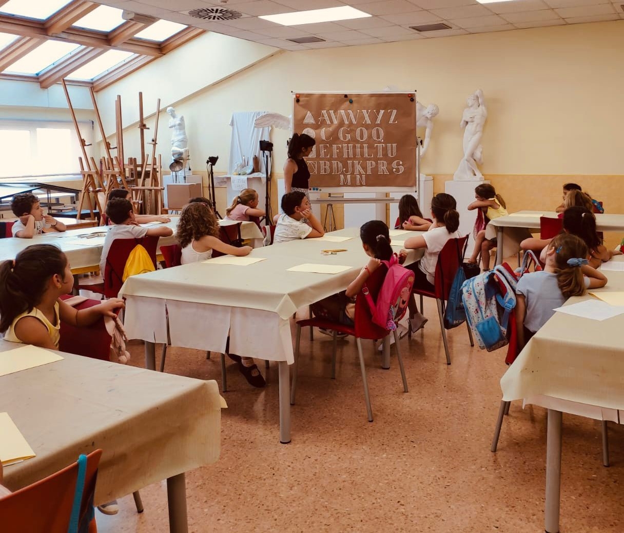Más de 100 alumnos participan en las actividades estivales del Centre de les Arts de Burriana
