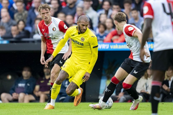 Un Villarreal serio en defensa y discreto en ataque empata ante el Feyenoord con un golazo de Capoue