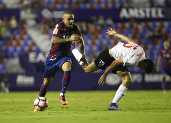 El Levante UD se deja dos puntos en su visita al Almería