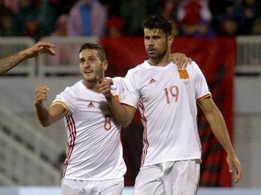 España vence a Albania y se coloca líder de su grupo