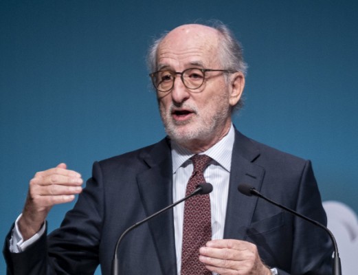 La caída del precio del petróleo lastra un 44% el beneficio de Repsol