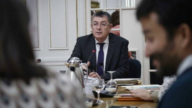 Compromís escenifica su división en la elección de Morera como senador territorial