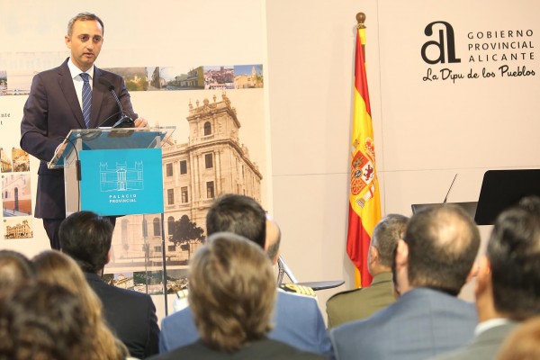 César Sánchez aprovecha el 9 d'Octubre para reivindicar el 
