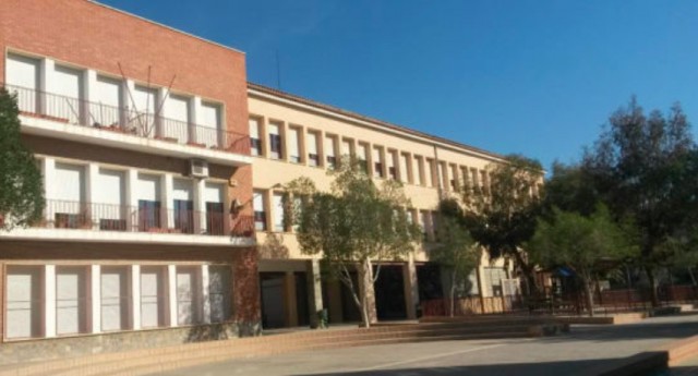 Elche destina 117.989 para renovar el alumbrado del colegio Eugeni d'Ors e instalar placas solares