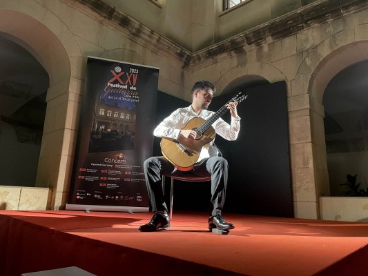 Bruno Pino Mateos gana el XX Concurso Internacional de Guitarra Ciutat d’Elx
