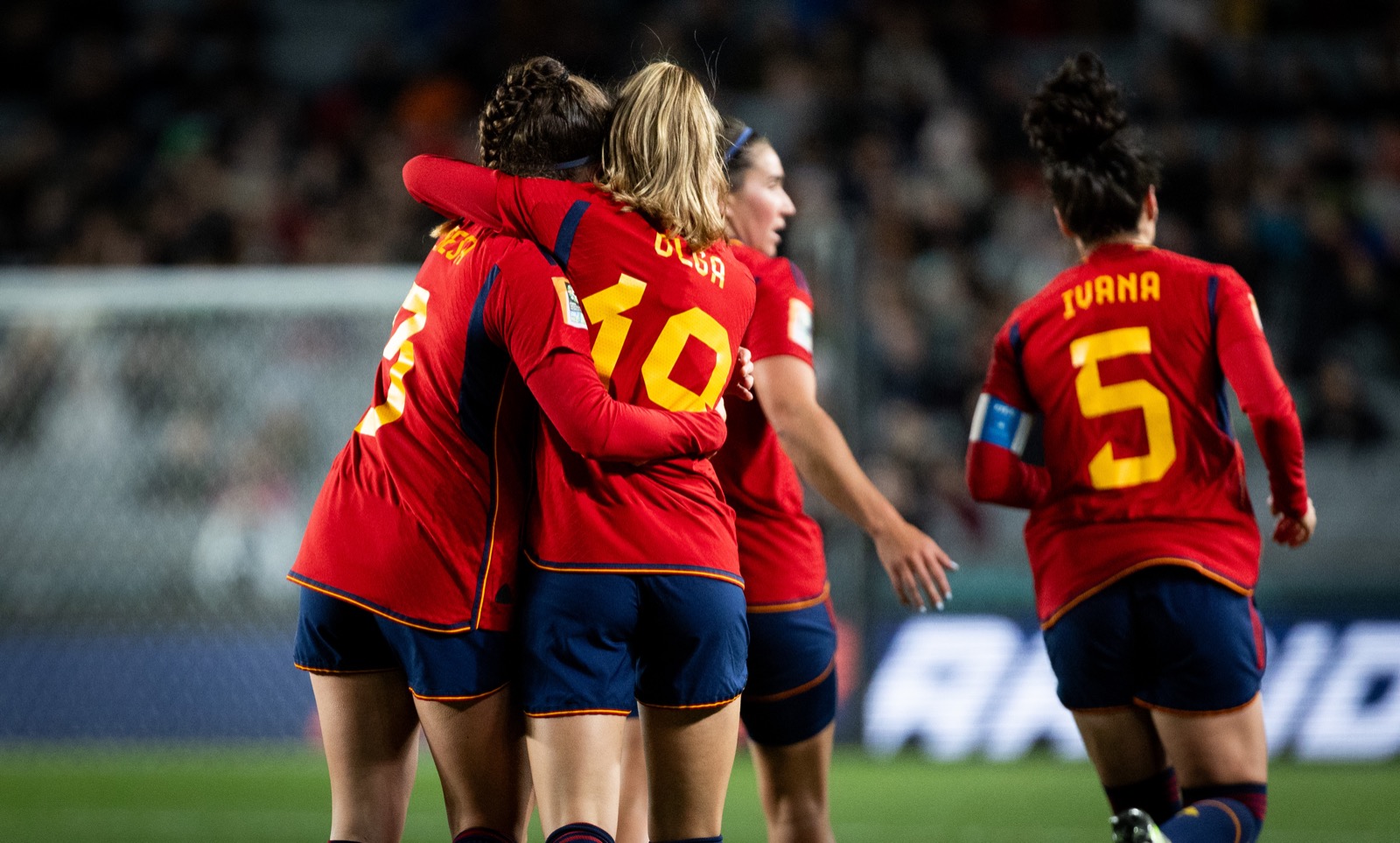 Con Alexia de vuelta y dobletes de Jenni y Alba, España sella su pase a los octavos