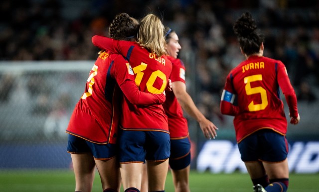 Con Alexia de vuelta y dobletes de Jenni y Alba, España sella su pase a los octavos