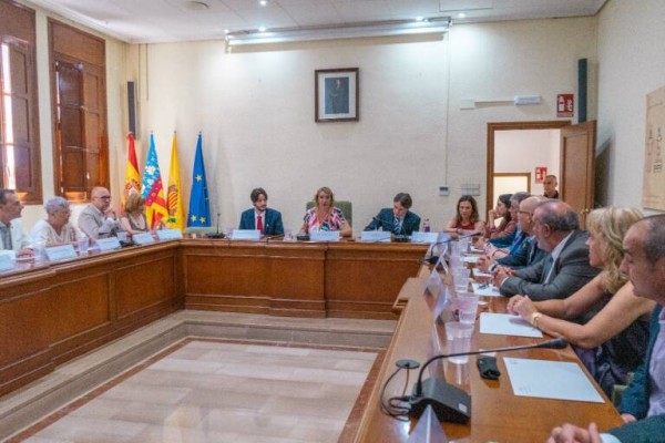 Benetússer aprueba la organización municipal del pacto de gobierno entre PSPV, Compromís y EU