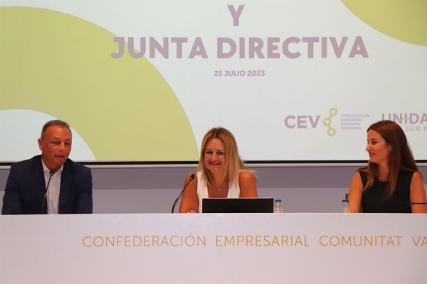 Los órganos de gobierno de la CEV proponen suprimir el límite de mandatos presidenciales