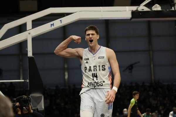 Dustin Sleva, ala pívot estadounidense que llega al UCAM CB tras pasar por Francia y Alemania