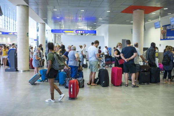 Cruceros para 15, Albania, Asia, Europa desde el aeropuerto y Turquía: Castellón recupera los viajes