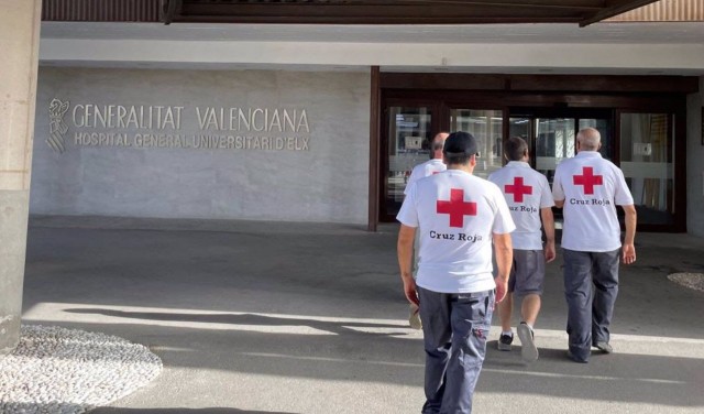 Cruz Roja trasladó a 22 personas con movilidad reducida a sus mesas electorales en Castellón