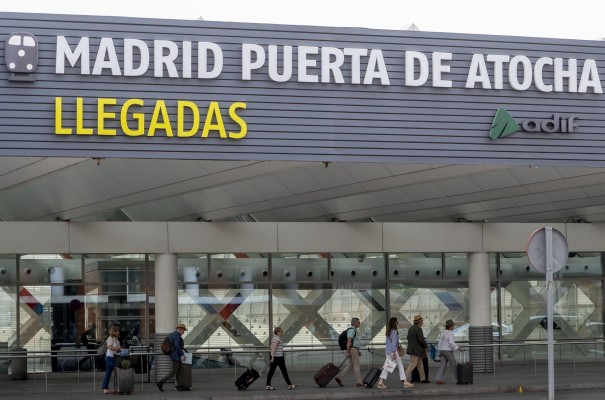 Renfe defiende que ofreció alternativa a todos los afectados del AVE y les devolverá el dinero