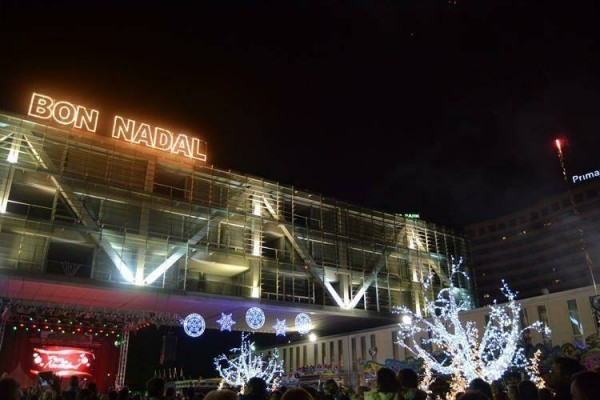Benidorm termina de pagar ahora las luces de la Navidad del 2018