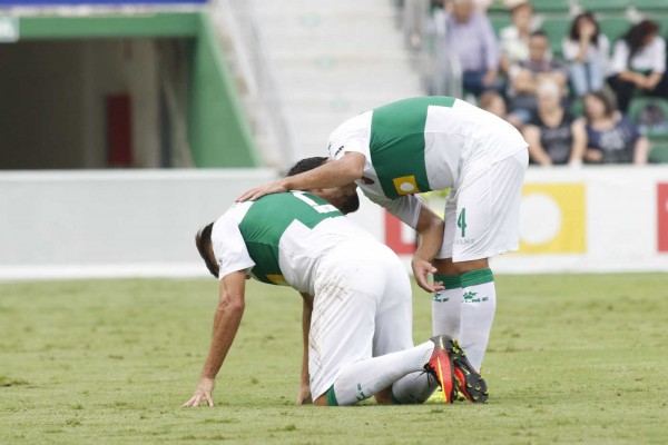 Ahogar las penas tomando una copa en el Martínez Valero