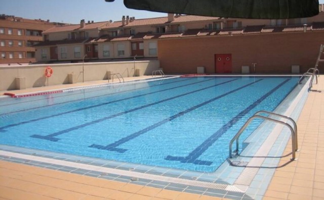 Salud pide extremar la precaución para prevenir ahogamientos en playas y piscinas este verano