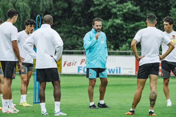 Yunus se suma a la sesión a la espera de que el Milan apriete
